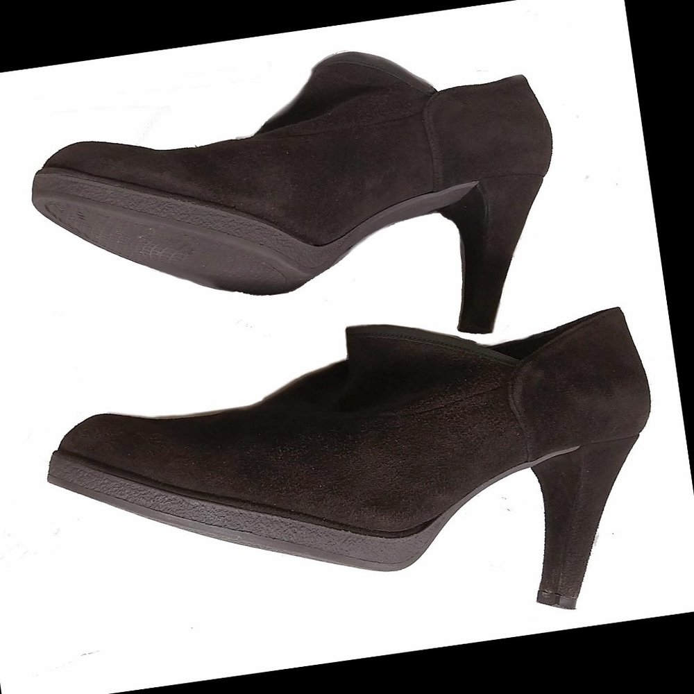 Stuart Weitzman Shoes Heels suede size 8.5 comfort vamp Slip resistant sole